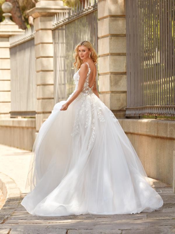 Wedding dress Evelyn [2537], Romantic 2025 Collection 